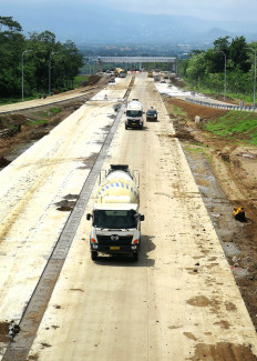  PP to sell stakes in port, toll roads to finance new infrastructure projects