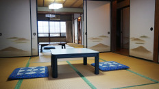 Japan unveils new traditional inn-themed train