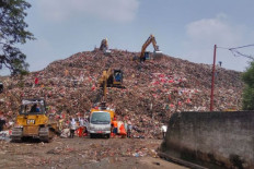 Cipayung landfill takes in 200 tons more waste per day during Ramadan