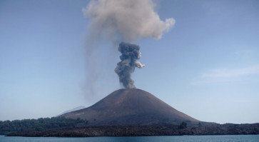 Mt. Krakatau danger zone expanded to 5Km radius