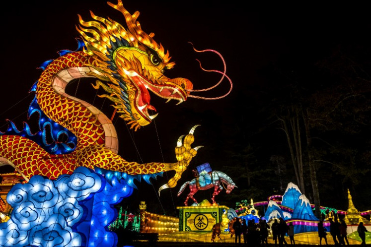 A giant lantern depicting a dragon.
