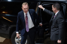 Trump picks ex-Boeing executive Shanahan as defense secretary