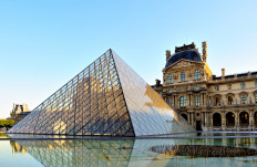 Louvre's record numbers fall as museum tries to limit visitors