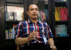 Hutri Agustino, teacher at the Social and Political Sciences Department of Muhammadiyah University Malang (UMM), deems the military’s confiscation of books on the Indonesian Communist Party (PKI) "a joke". 