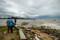 Floods, blackouts after storm but tourist islands spared 