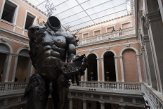 Colossal work from Damien Hirst Venice show headed to Vegas