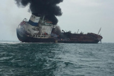 One dead in oil tanker blaze off Hong Kong