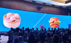 Government asks businesses to cooperate as global recession looms