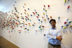 Lee Mingwei to complete 'Guernica in Sand' at Museum MACAN