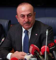 Turkey says will launch Syria offensive if US delays pullout