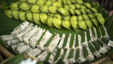 Trip down memory lane: Papringan Market offers a wide-range of traditional Javanese cakes and snacks that are hard to find these days. JP/Tarko Sudiarno