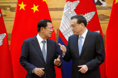 In reversal, Cambodia's Hun Sen offers US new 