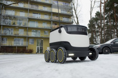 Starship officially releases 25 autonomous delivery robots into the wild