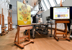 Frail at 130, Van Gogh's 'Sunflowers' will stay home from now on