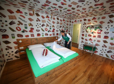 Vegetarian's Wurst nightmare? Germany's sausage hotel