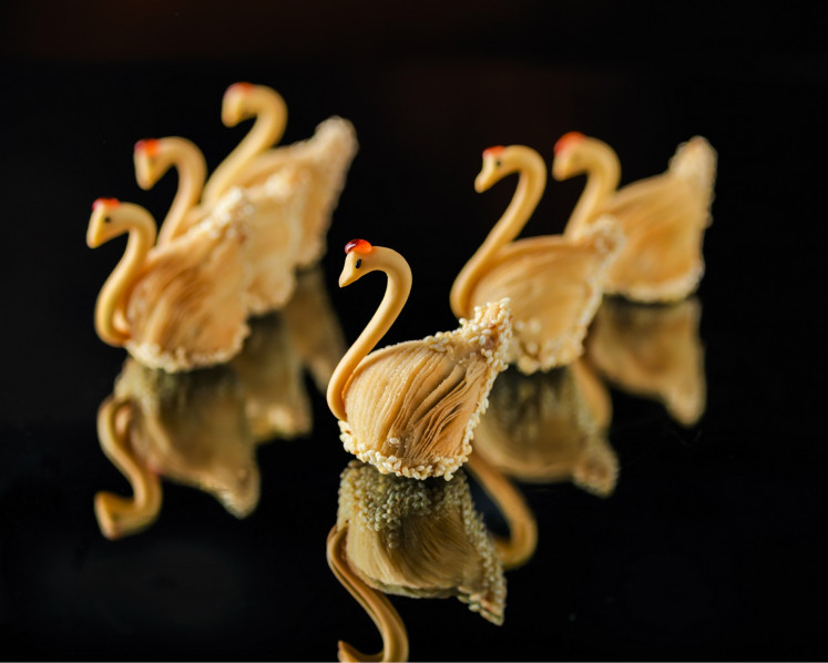 Chinese New Year swan dumpling with crab meat and capsicum is served at Mandarin Oriental Jakarta.