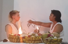 Transgender artists trace origin of 'bissu' in South Sulawesi