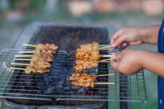 'Don't cook it here!': West Jakarta neighbors argue over smell of cooking pork 