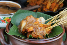 Padang stall accused of secretly selling pork satay to Muslims  