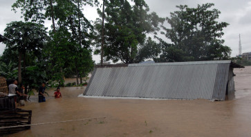 Dozens killed as bad weather continues to batter Indonesia