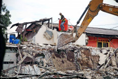 Toll road investors seek government payment for land acquisitions