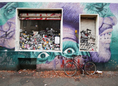 Memorable sight: A walk around a Berlin neighborhood is organized by the Indonesian House of Culture and Lettrétage institution as part of its literary program.