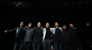 Love Fest Vol. 3: Love is Live. Moments of reunion and goodbye