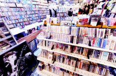 K-pop fans take aim at CD, merchandise waste