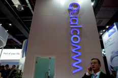 Qualcomm rolls out 5G chips for cars, PCs and home broadband