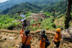 Indonesian 'MacGyver' creates landslide-warning device