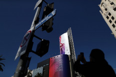 No host? No problem. Queen, Lady Gaga bring Grammys vibe to Oscars