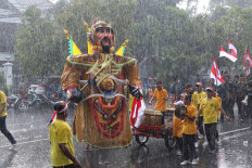Surakarta holds parade to remember Gus Dur nine years after his death