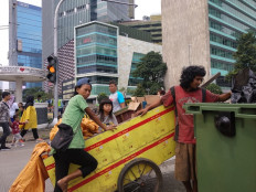 Scavengers work under radar to help reduce waste