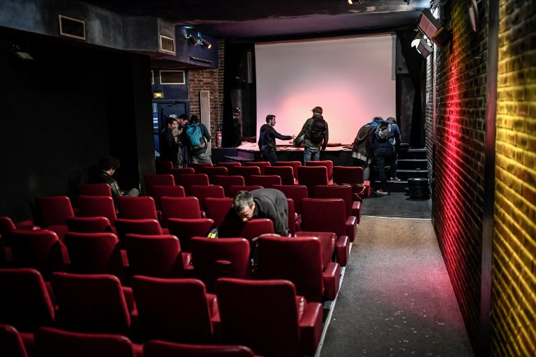 768px x 512px - Bye-bye Beverley: Credits roll for Paris's last porn cinema ...