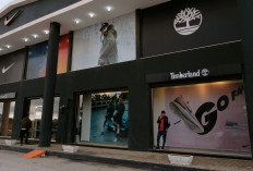 Shopping street rises from the ashes of war in Libya's Benghazi