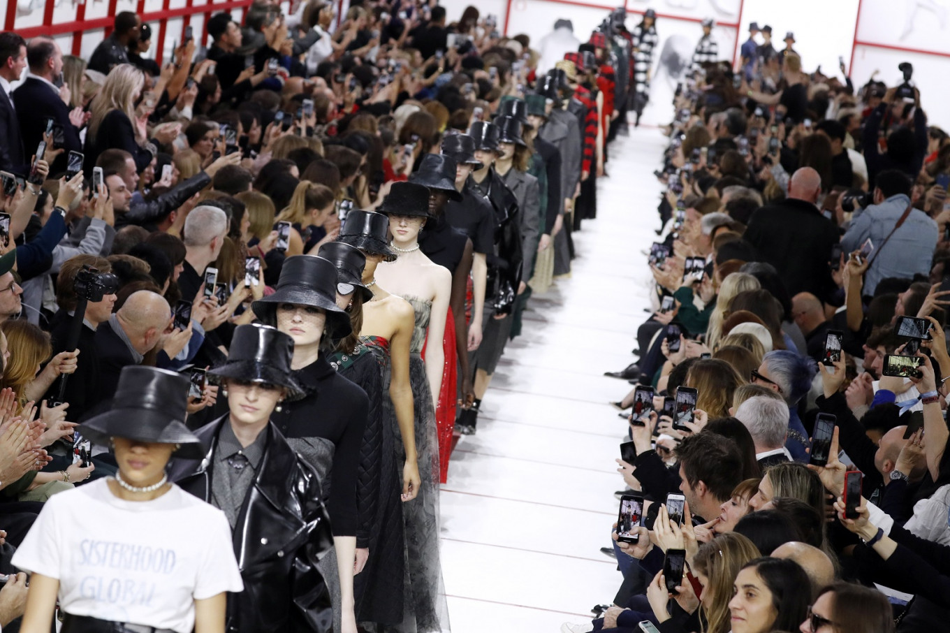 In Paris, Fashion Is Back—And So Are the Crowds