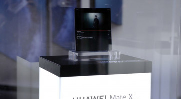 China's Huawei unveils 5G phone with foldable screen