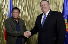 US vows Philippines aid if attacked in China-claimed sea