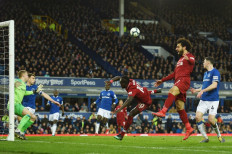 Klopp laments missed chances as Liverpool lose Premier League lead