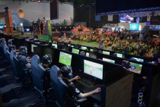Video game warriors battle it out in Poland
