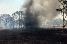 Bushfires rage after Australia's hottest summer on record