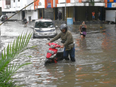 Warning issued following heavy downpour in Jakarta on Tuesday morning