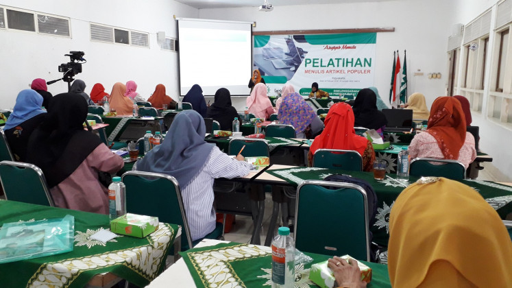 A group of 30 activists from Muhammadiyah’s women's wing Aisyiyah attended a one-day training program on popular article writing organized by Aisyiyah’s Cultural Institute, which aimed to empower women through writing.
