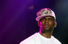 R. Kelly girlfriends defend superstar, deny brainwashing