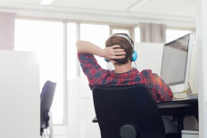 Billion youth risk hearing loss from headphones, venues: study