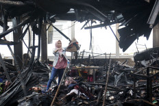 After fire, Blok A vendors want to return to Fatmawati building