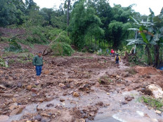 Landslides kill two people, disrupt road access on Flores Island