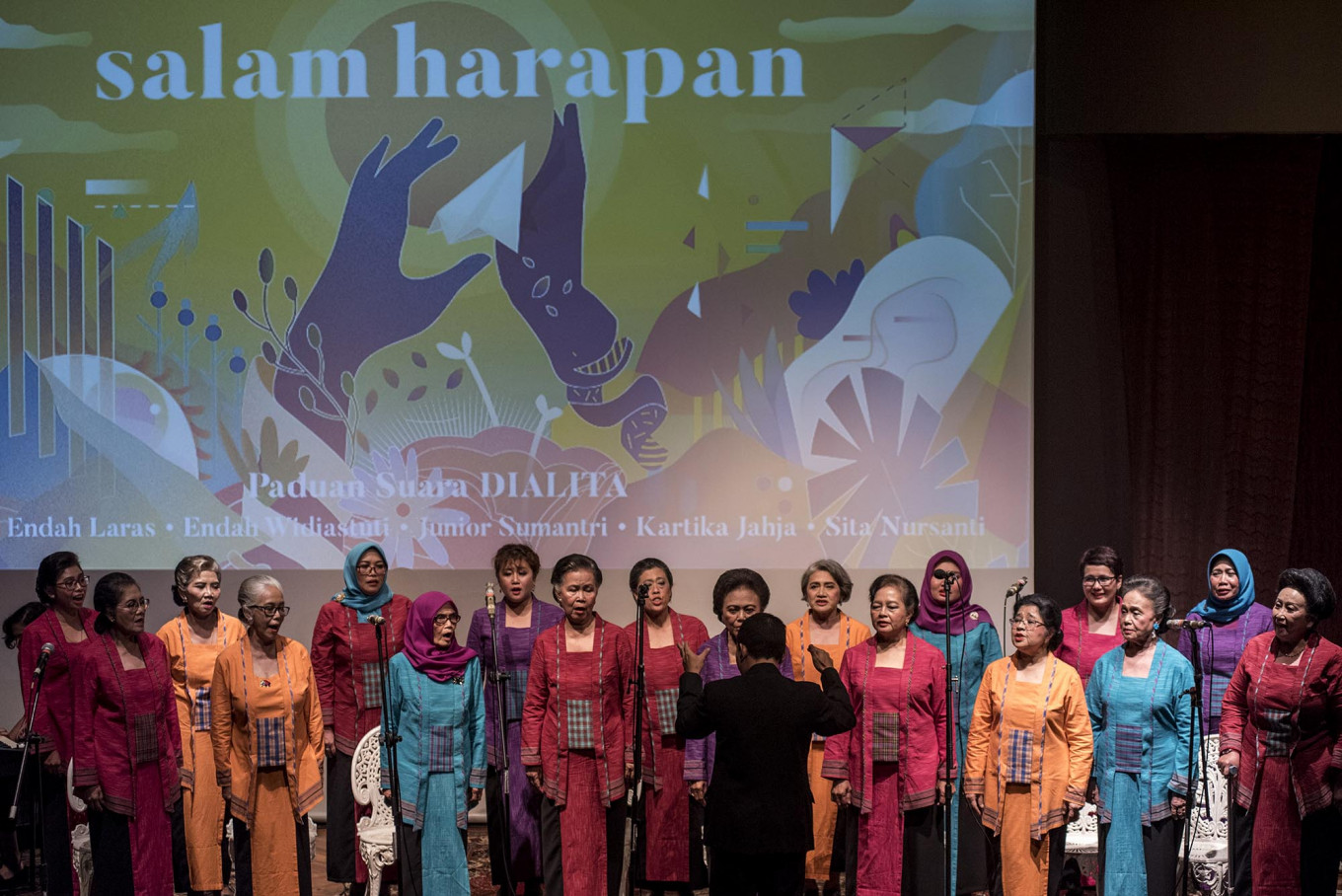 Paduan Suara Dialita | Foto: Rosa Panggabean / Jakarta Post