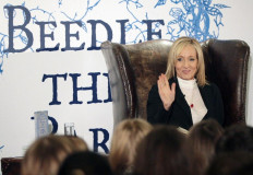 JK Rowling's gay reveal fails to impress fans