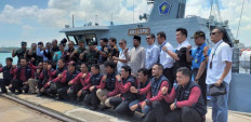 Bank Indonesia, Navy distribute cash to outermost islands